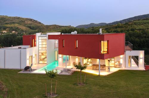 Holiday Home Rue du Moulin — 4-Star Luxury Hotel in Sablons, France