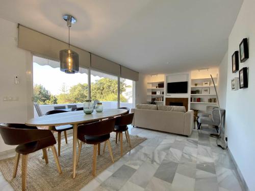 Luxury Apartm Brand newSwimming PoolGolf Beach — 4-Star Luxury Hotel in Marbella, Spain