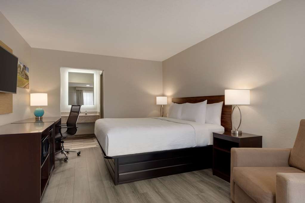 Days Inn by Wyndham Emporia - photo 16