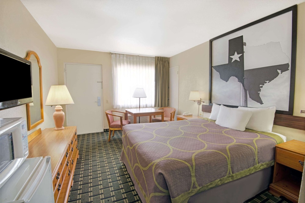 Super 8 by Wyndham El Paso Airport - photo 8