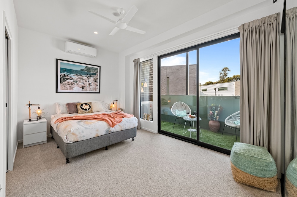 StayCentral Boulevard Gardens — 4-Star Luxury Hotel in Coburg, Australia