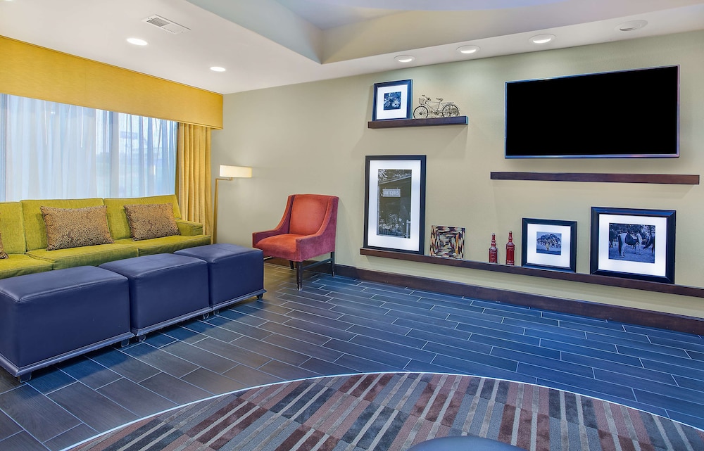 Hampton Inn Conyers - photo 3
