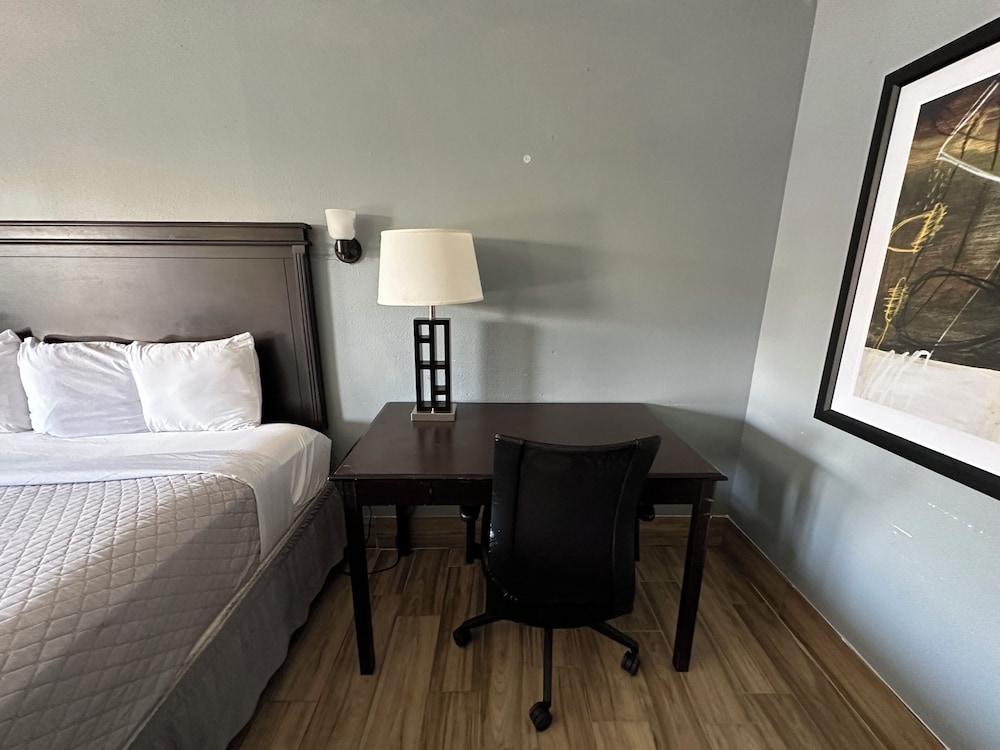 HillView Inn - photo 19