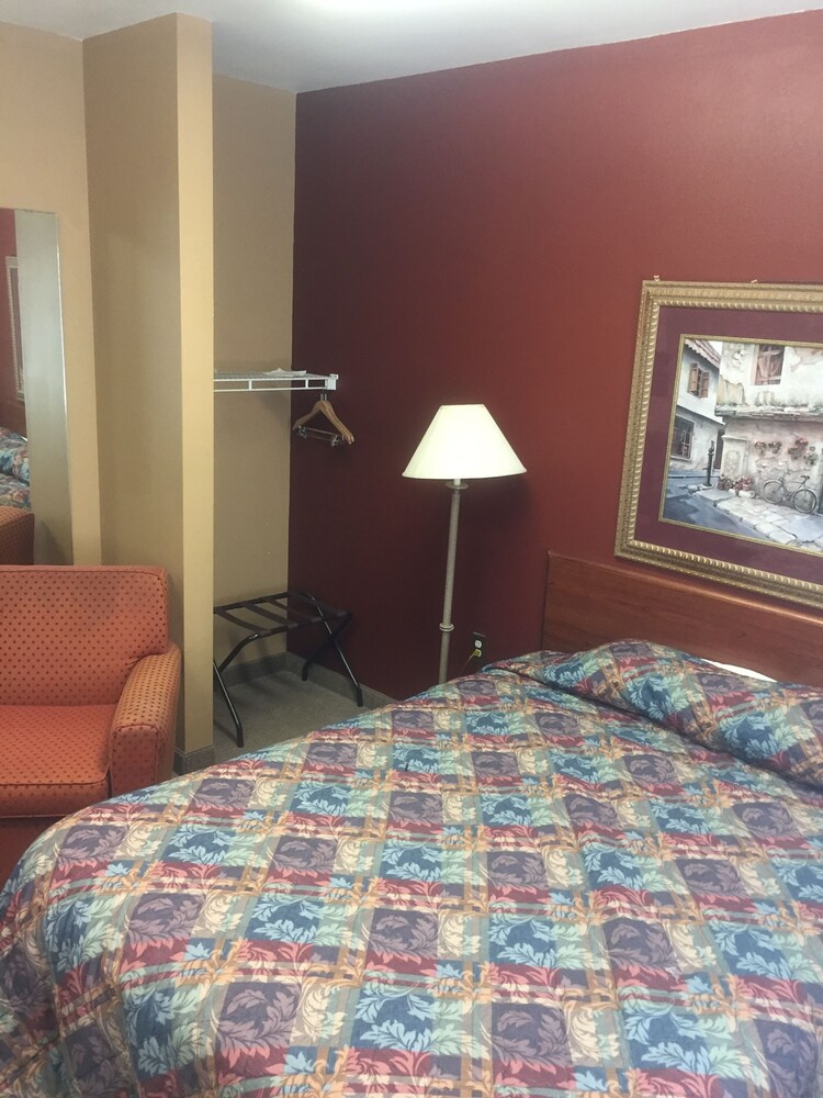 The Sterling Hotel and Extended Stay - photo 4