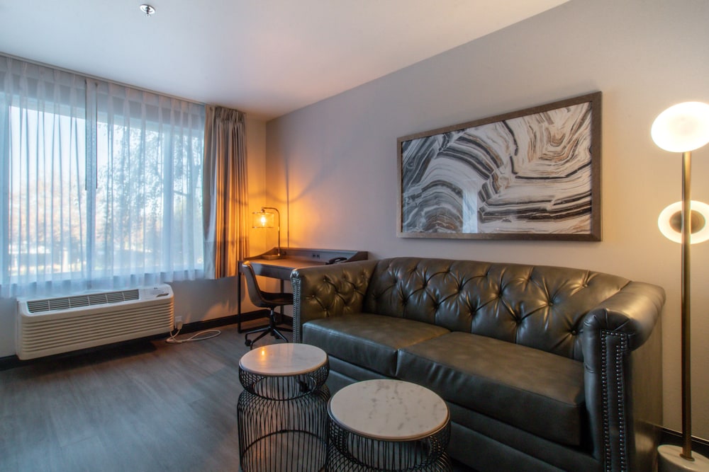 Oxford Suites Chico - photo 17