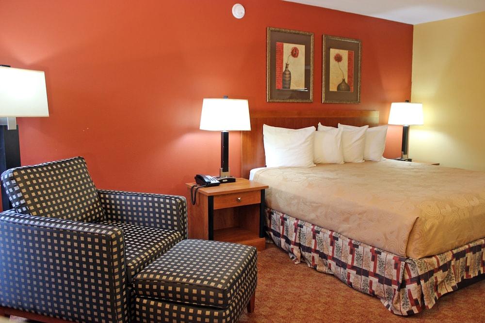 Angel Inn By The Strip - photo 16