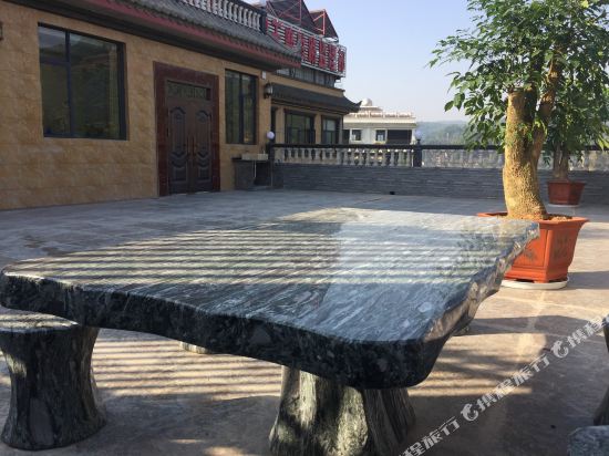 Eighty Business Hotel in Lianzhu, People's Republic of China