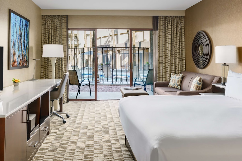 Hilton Phoenix Airport - photo 21
