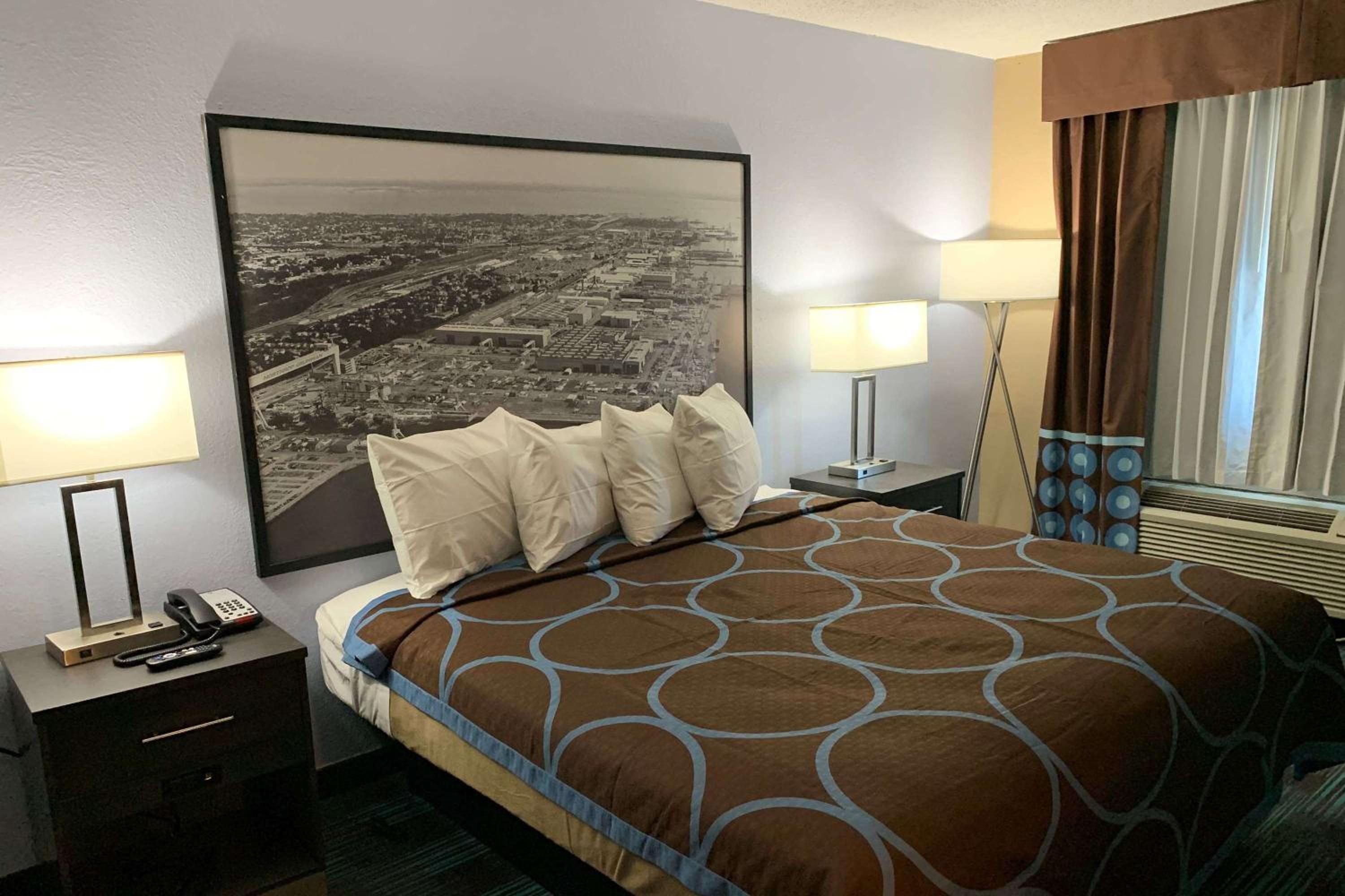 Super 8 by Wyndham Newport News - photo 14