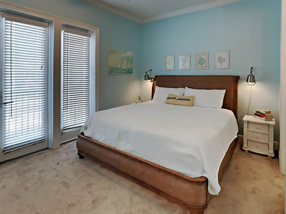 Three Sisters — 4-Star Luxury Hotel in Navarre, United States