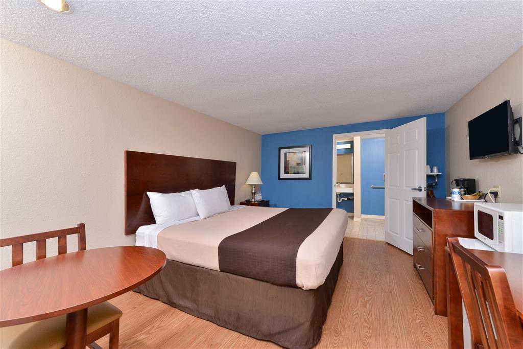 Americas Best Value Inn & Suites St. Clairsville Wheeling - photo 17