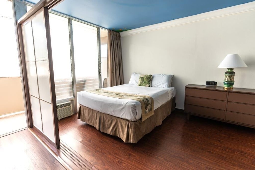 Holiday Surf Hotel - photo 25