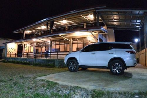 Balai Diclum — 4-Star Luxury Hotel in Manolo Fortich, Philippines