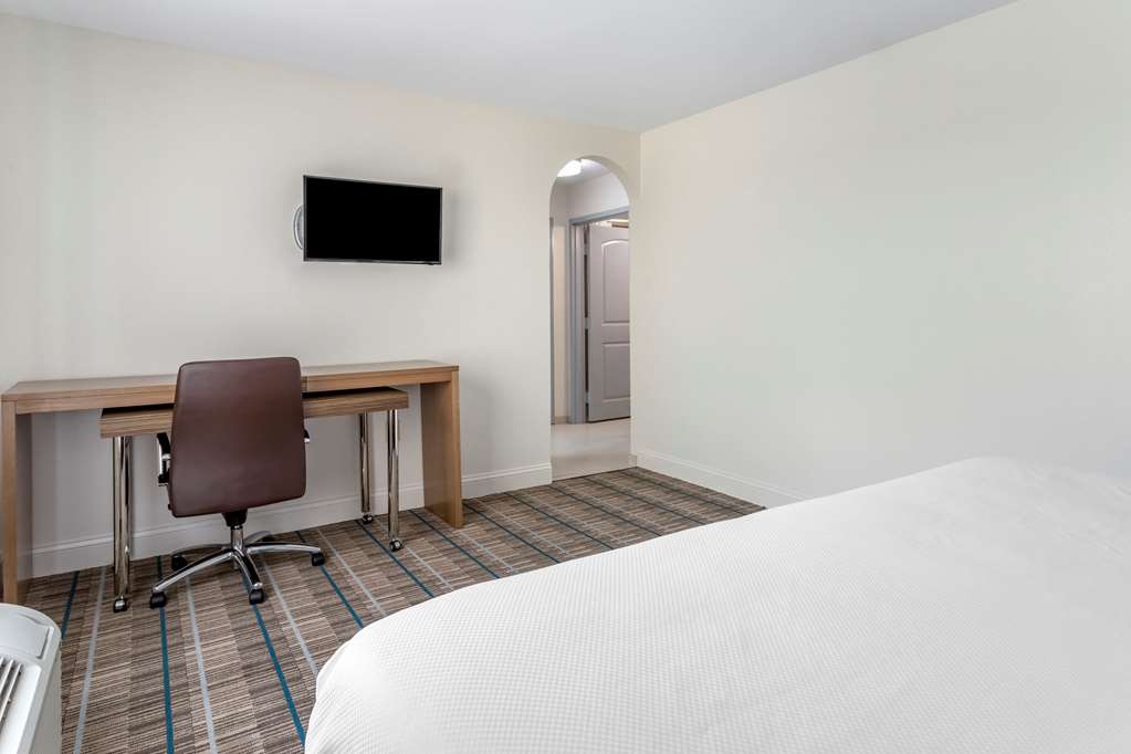 MainStay Suites Port Arthur Beaumont South - photo 19