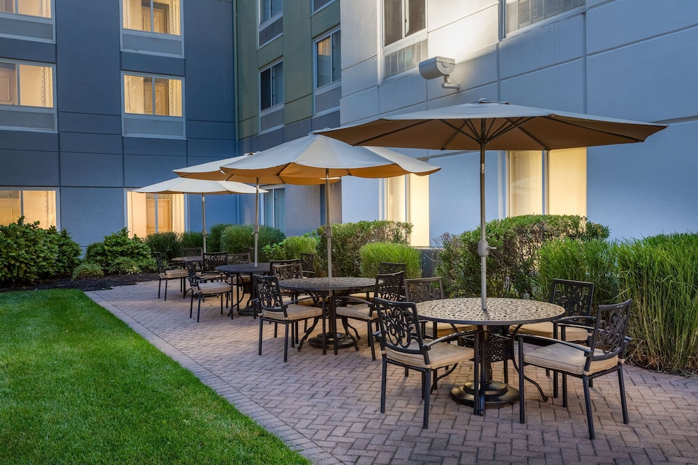 Hilton Garden Inn Islip MacArthur Airport - photo 31