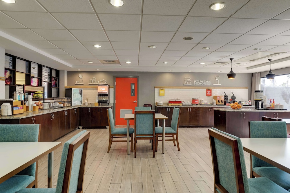 Hampton Inn Cumming - photo 27