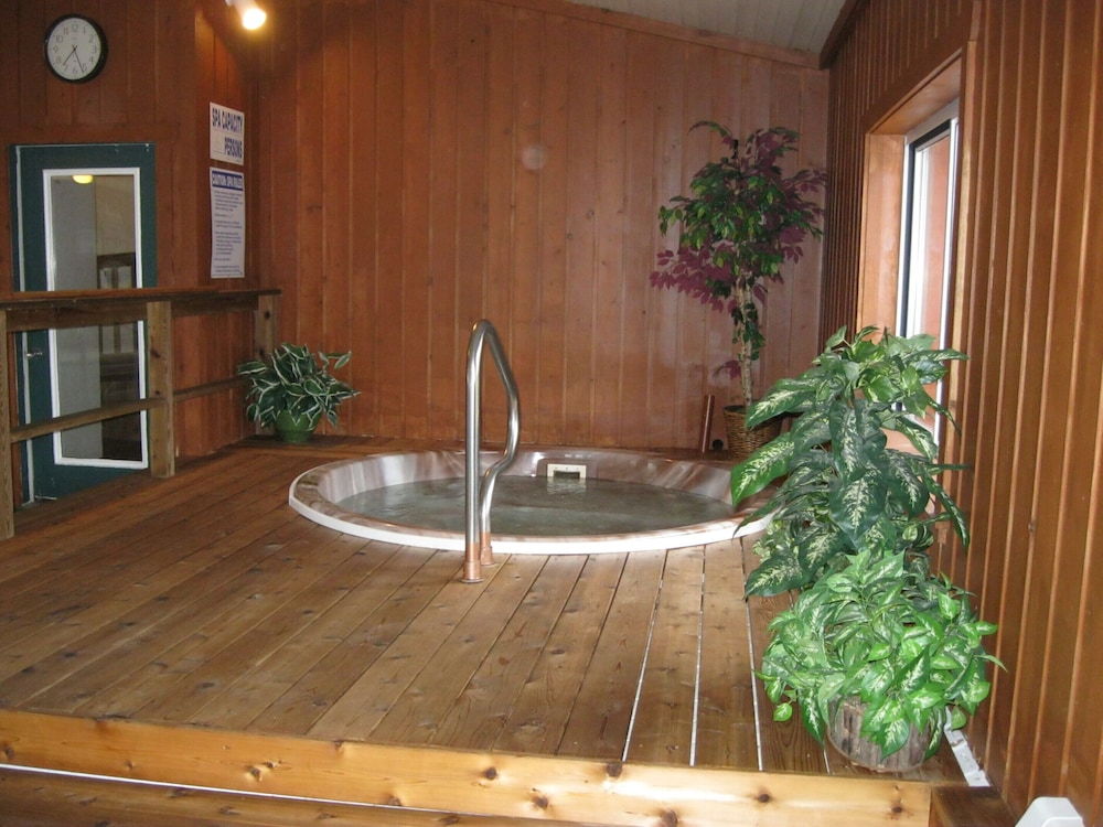 Cedar Hill Lodge - photo 43
