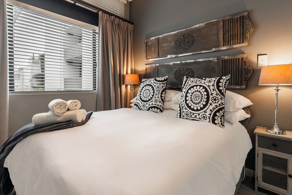 Foxhunters Return - carbon neutral hotel in Sydney