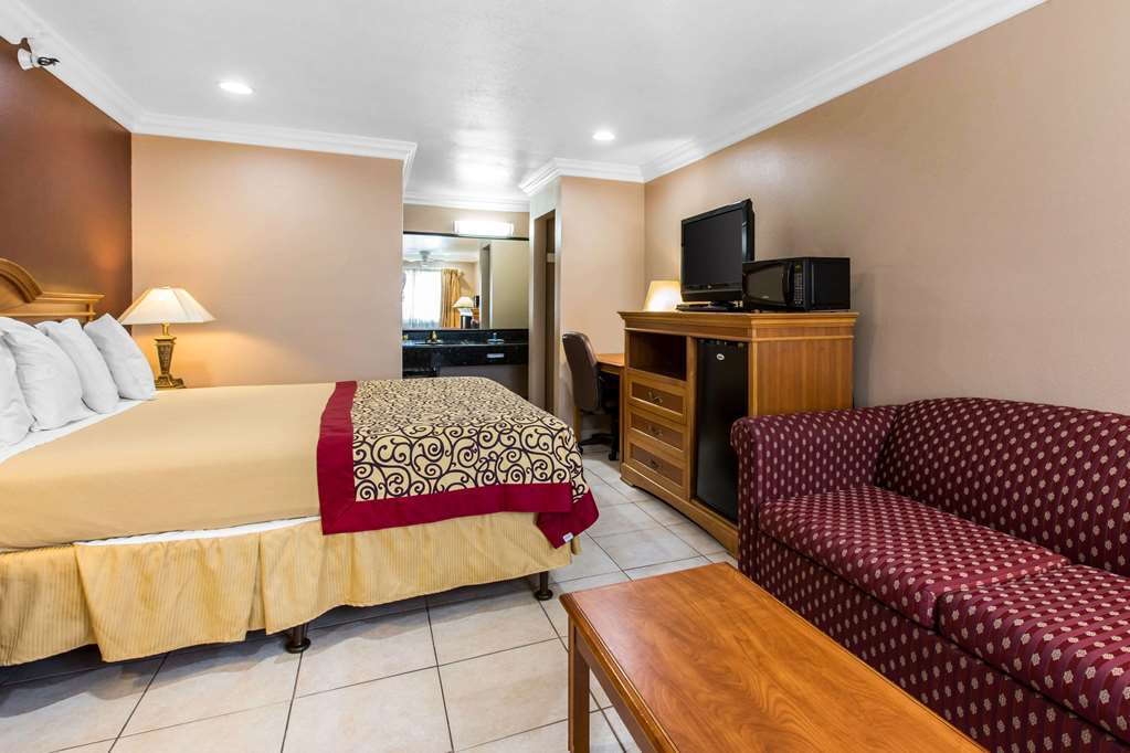 Rodeway Inn Cypress Buena Park - photo 23