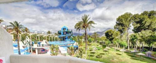 Deluxe Apartment in BenalBeach with Water Park — 4-Star Luxury Hotel in Benalmadena, Spain
