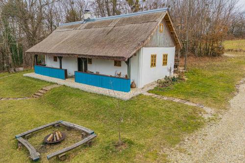 Goricko Natural Chalets — 4-Star Luxury Hotel in Krizevci Pri Ljutomeru, Slovenia
