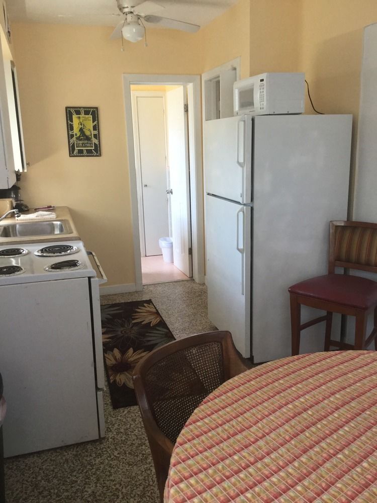 Amber Tides Motel - photo 20