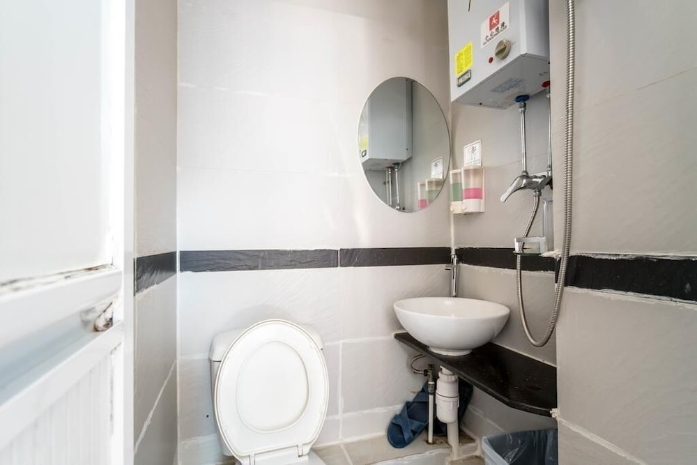 Mei Mei Motel in Kowloon, Hong Kong