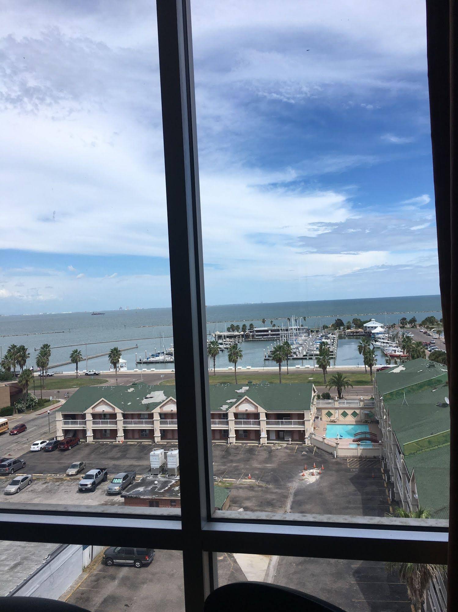Bayfront Plaza Hotel - photo 33