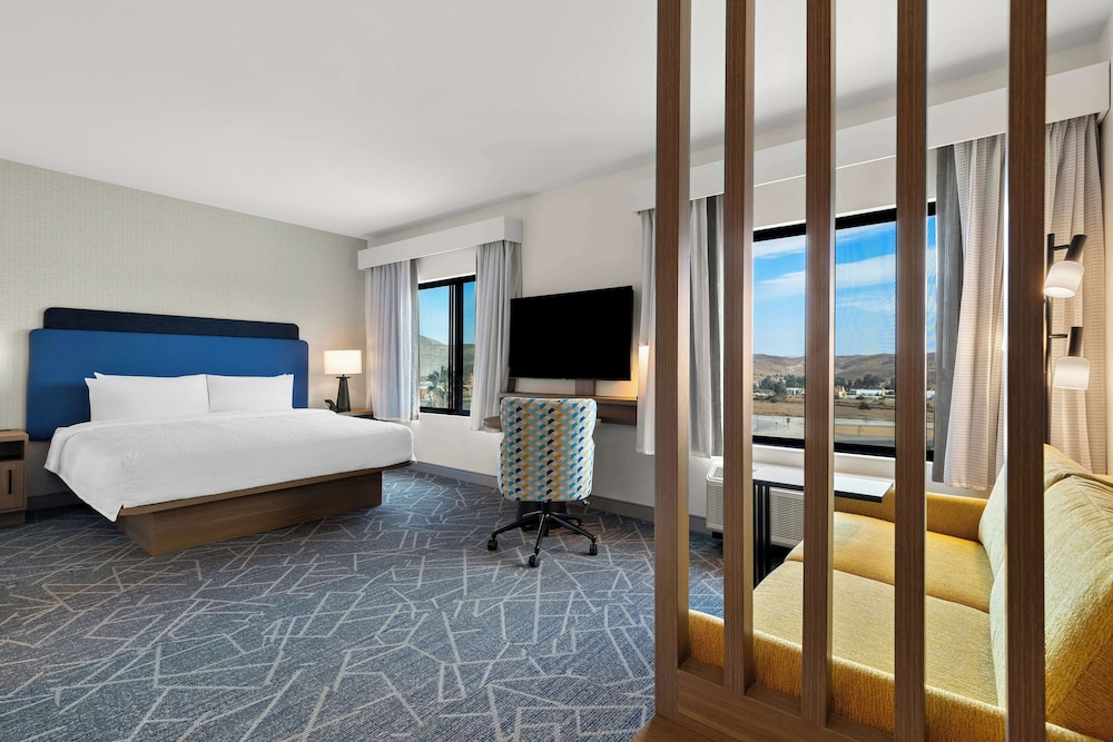 Hampton Inn & Suites by Hilton Corona - photo 22
