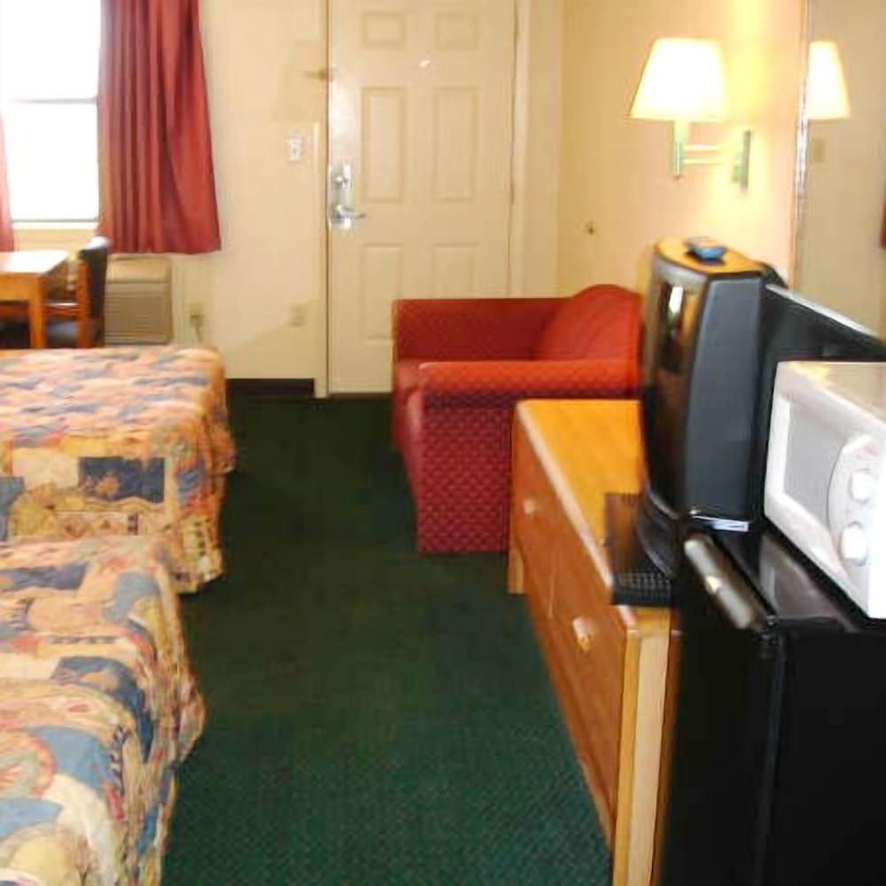 Luxury Inn & Suites Forrest City - photo 4