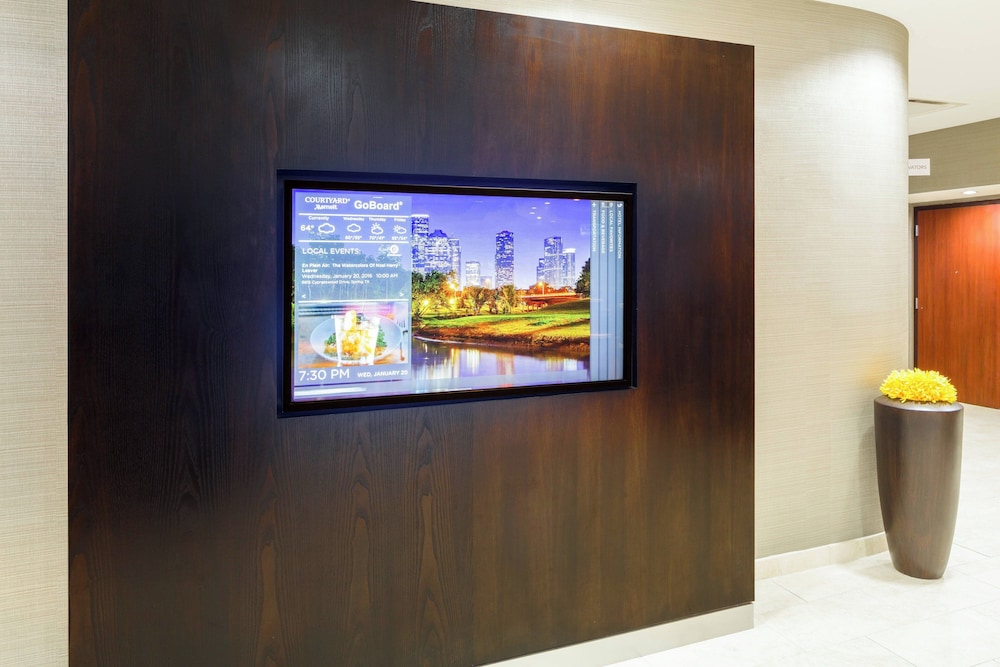 Courtyard by Marriott Houston by the Galleria - photo 8