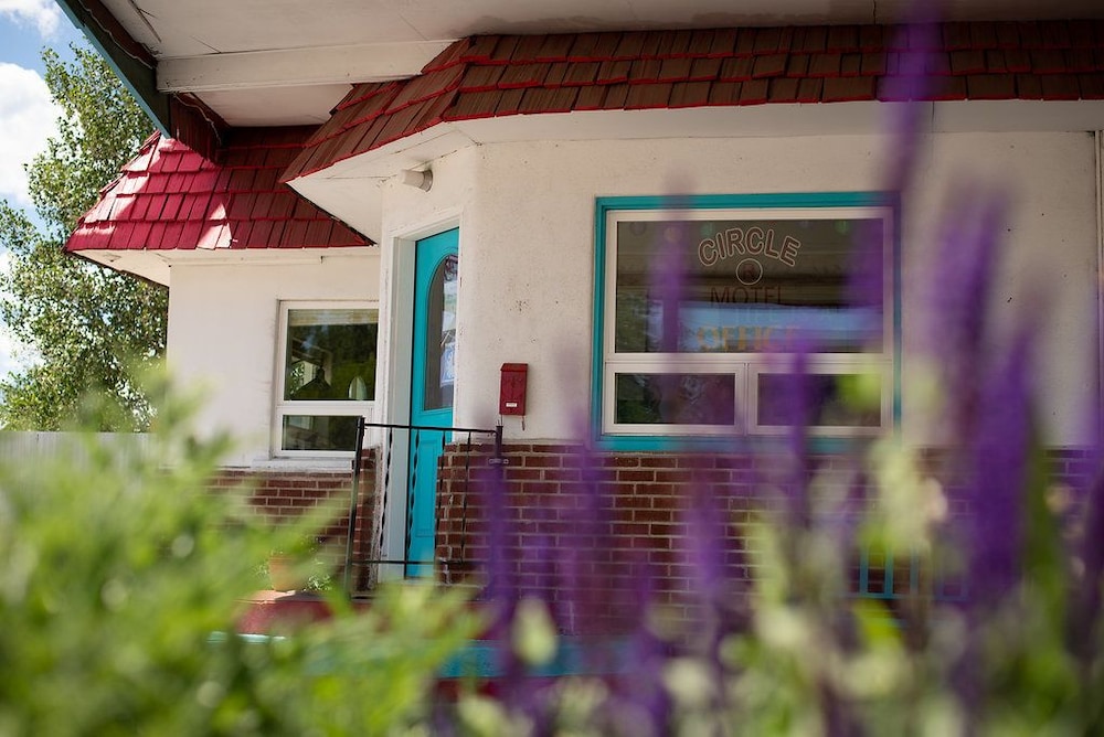 Circle R Motel - photo 3