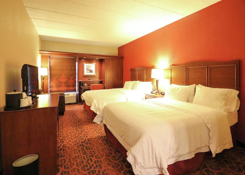 Hampton Inn Columbus South - photo 32