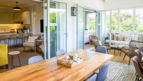 The Oak Suite 7 on Murray Historic Stellenbosch — 4-Star Luxury Hotel in Stellenbosch, South Africa