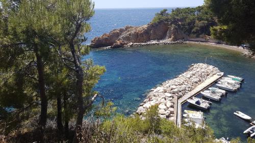 Au Bleurivage — hotel in Ensues-La-Redonne