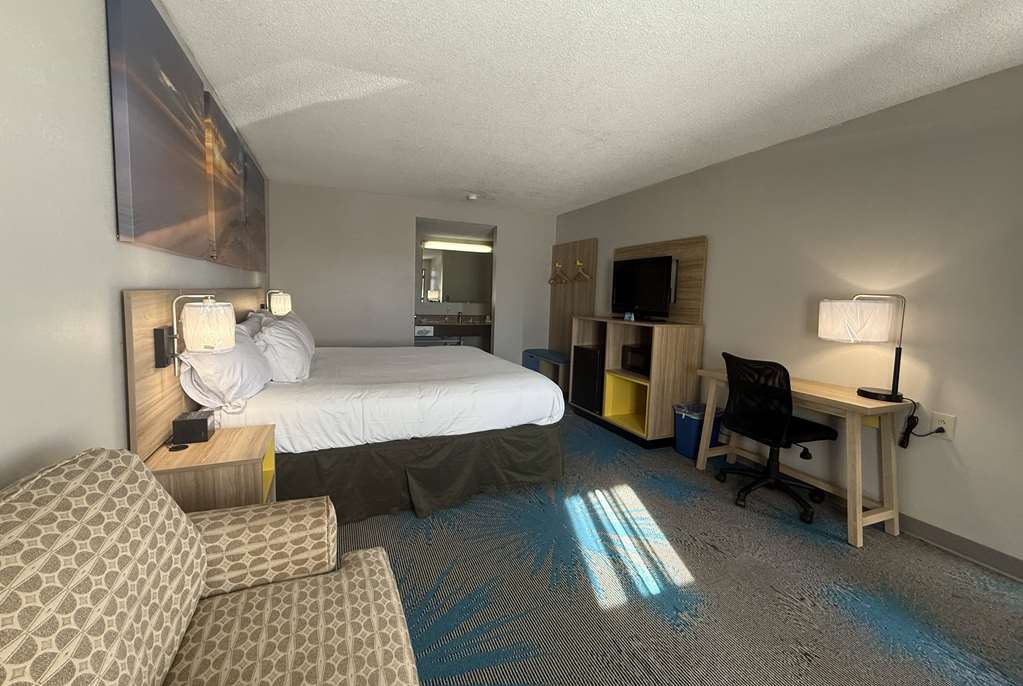 Days Inn by Wyndham Hannibal - photo 20