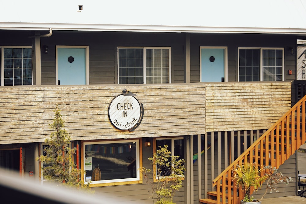 Ashore Hotel - featured photo