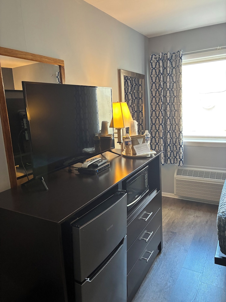 Mainstay Inn - photo 10
