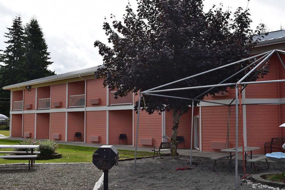 The Dew Drop Inn Motel - photo 64