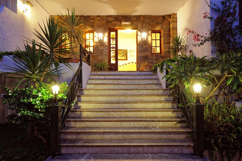 Corina Paloma Garden