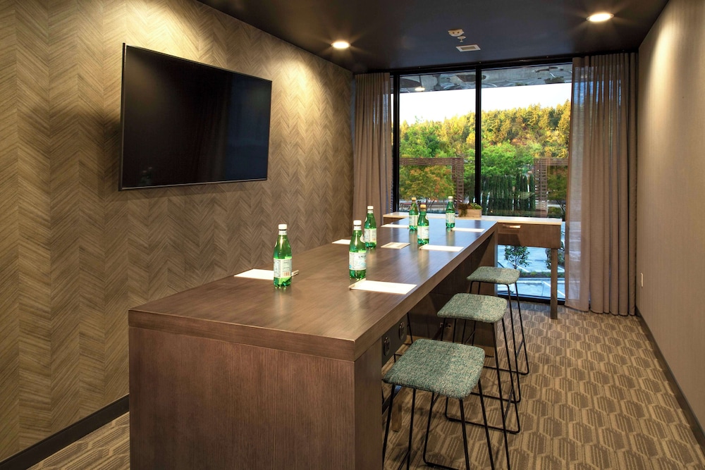 Hilton Garden Inn Redmond Seattle - photo 48