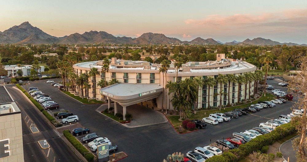 Embassy Suites by Hilton Phoenix Biltmore - photo 52