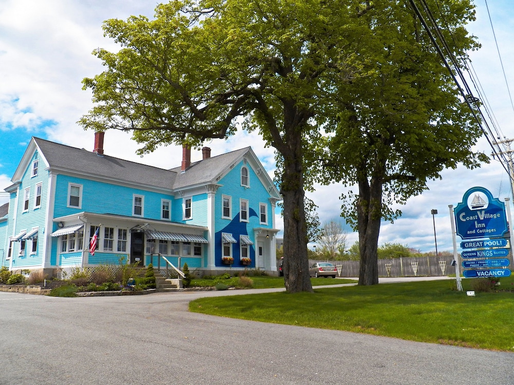 Coast Village Inn & Cottages - photo 37