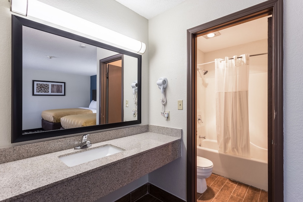 Quality Inn Farmington - photo 13