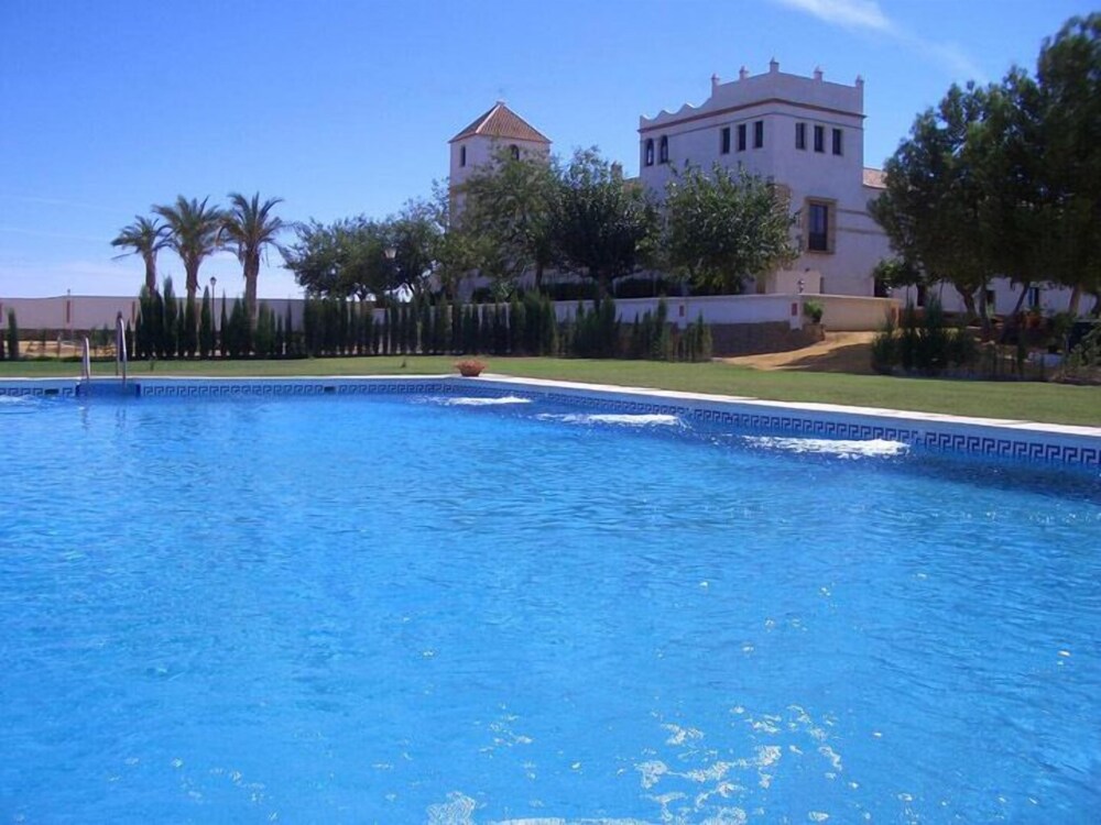 Hacienda Los Jinetes — Carmona — photo 2