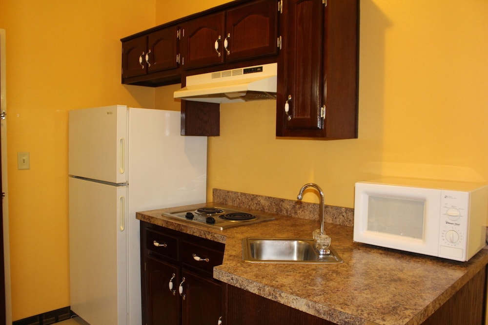 Magnolia Inn And Suites - photo 23