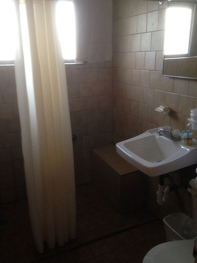 Amber Tides Motel - photo 35