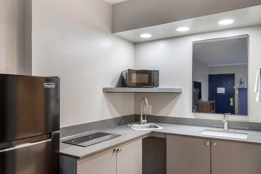 Surestay Studio By Best Western Victoria - photo 6