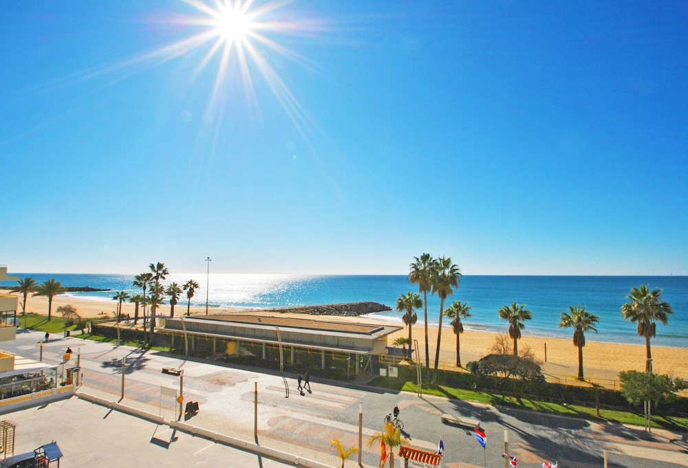 Apartamento Canary — 4-Star Luxury Hotel in Loule, Portugal