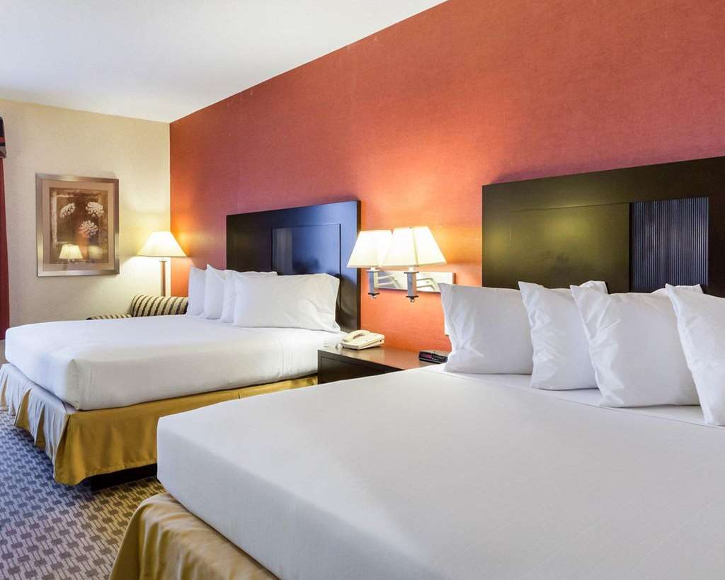 Quality Inn & Suites Oakwood Village Cleveland South - photo 14